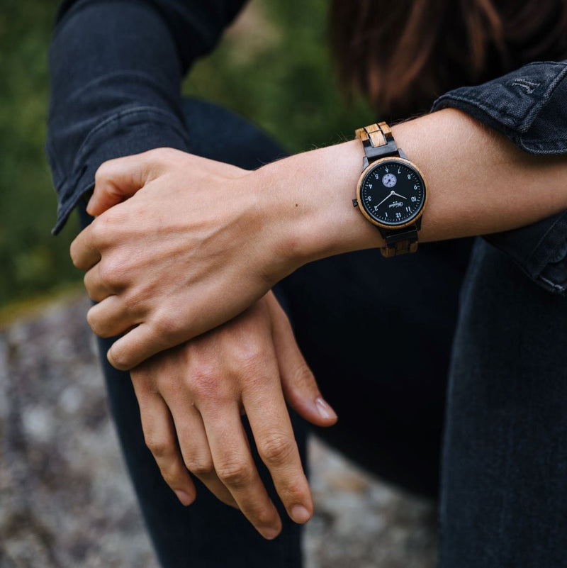 GIN Black Berry wooden strap Women