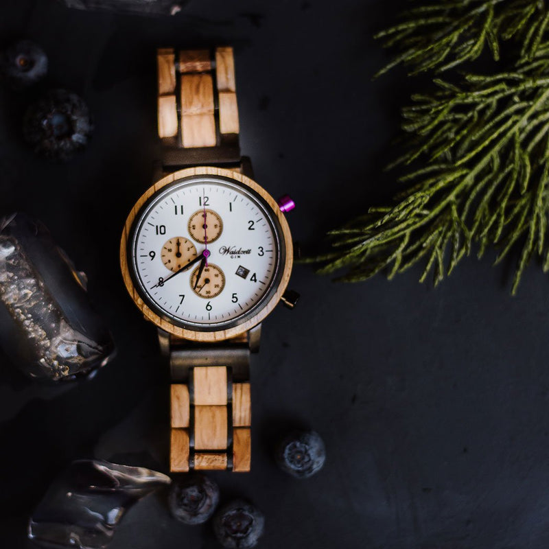 Waidzeit-Gin-Holzuhr-Armbanduhr-Holzarmbanduhr-Ginlover-Ginlove-Austrian-Design-Recycling-Chronograph-Berry